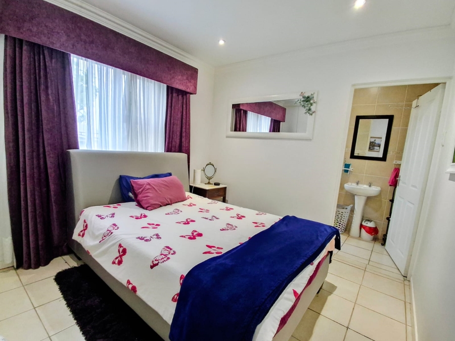 3 Bedroom Property for Sale in Sunrise On Sea Eastern Cape